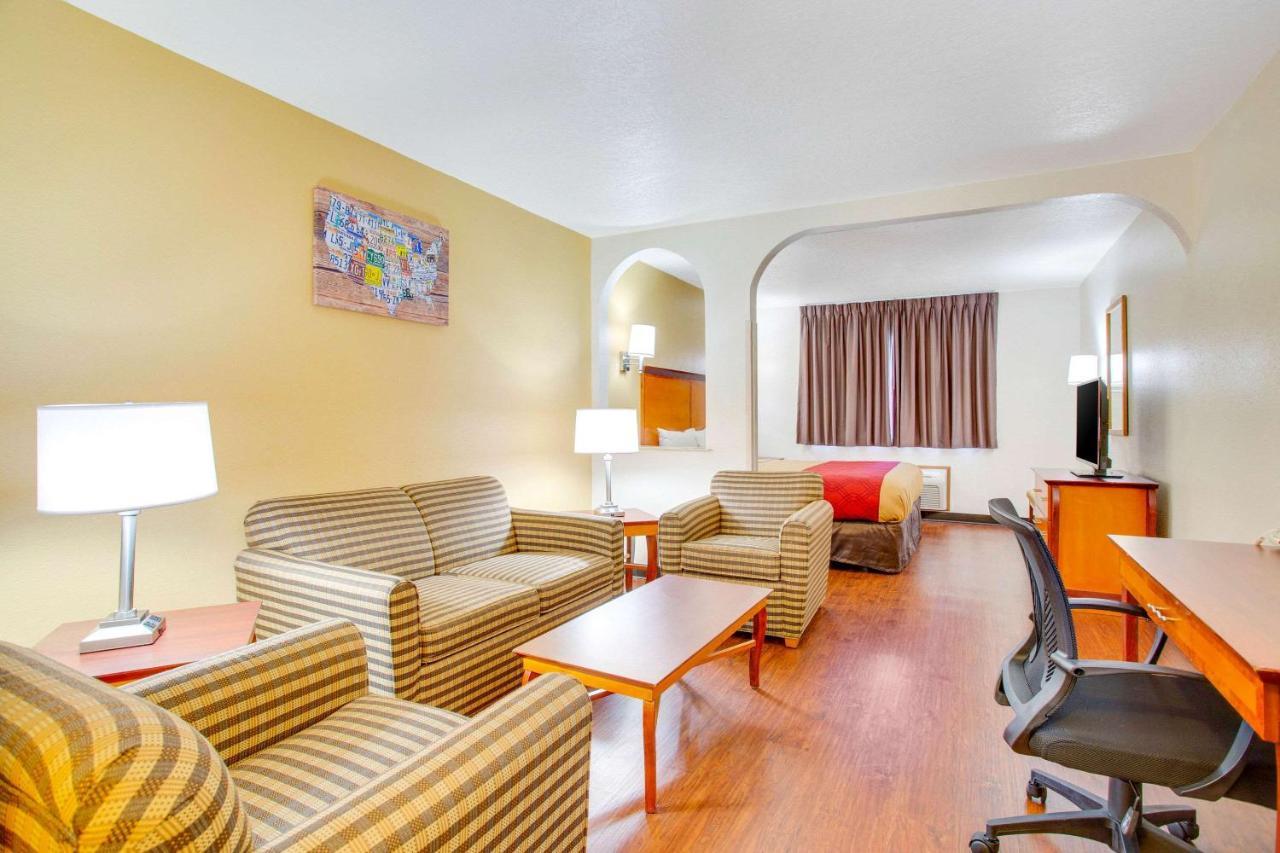 Econo Lodge Inn & Suites Albuquerque East I-40 Eubank Exit Extérieur photo