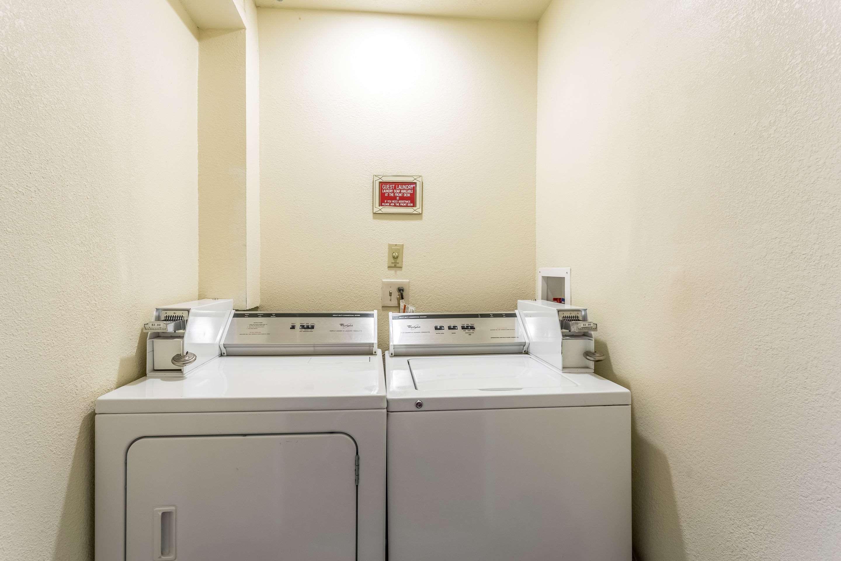 Econo Lodge Inn & Suites Albuquerque East I-40 Eubank Exit Extérieur photo