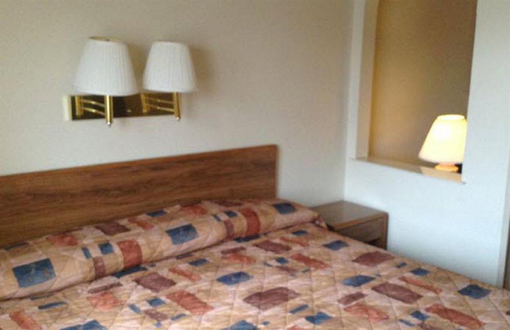 Econo Lodge Inn & Suites Albuquerque East I-40 Eubank Exit Extérieur photo